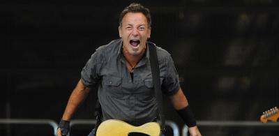 Vendo autógrafos de mi vecino y regalo entradas de Bruce Springsteen para Gijón 2013, tengo varios. 200 cada uno.